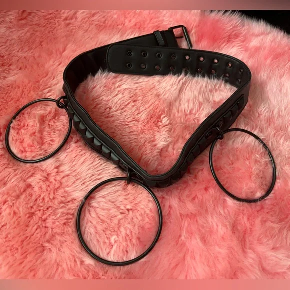 KILLSTAR Black Studded 3 Ring Belt S/M - Picture 2 of 4